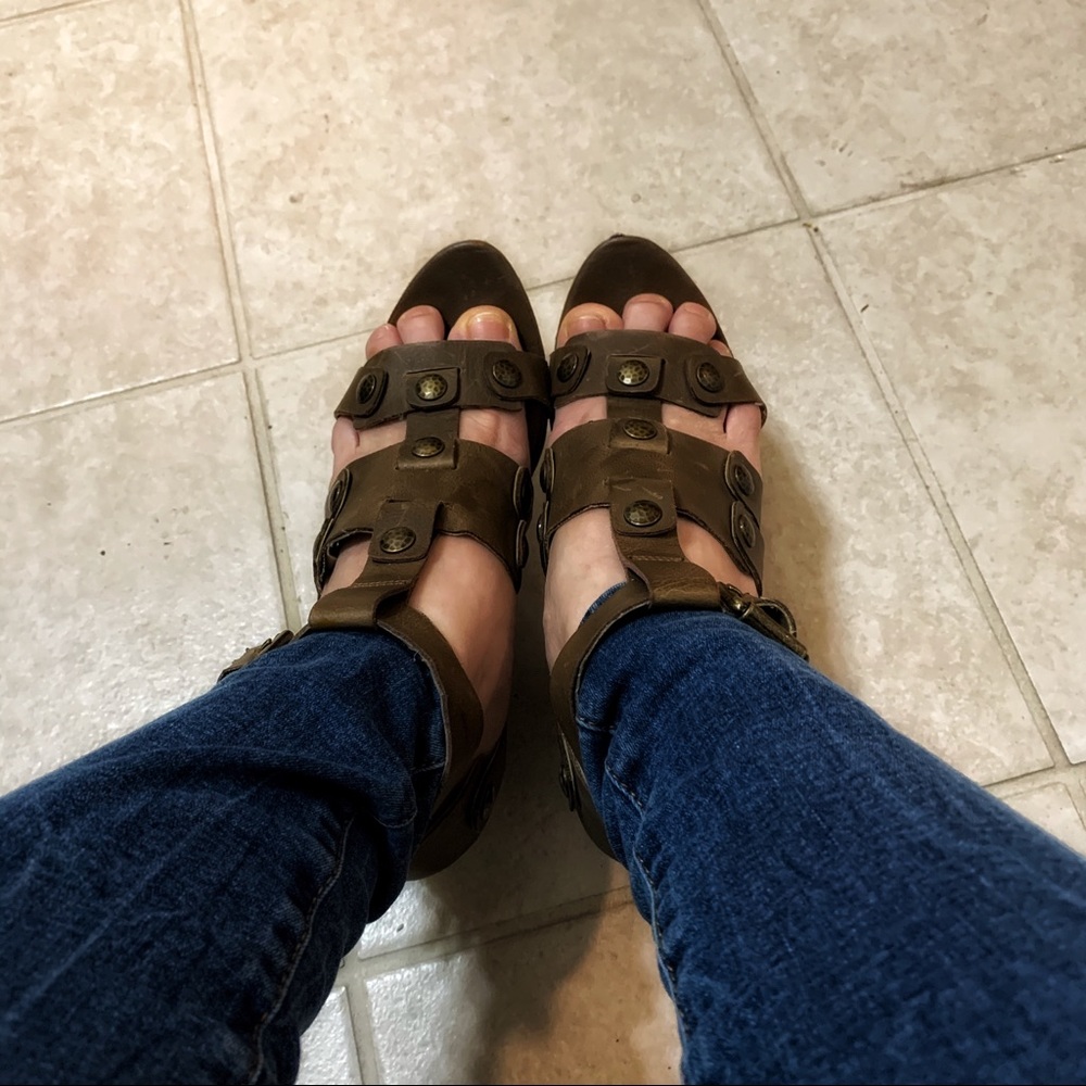 Sandals - Picture 2 of 3